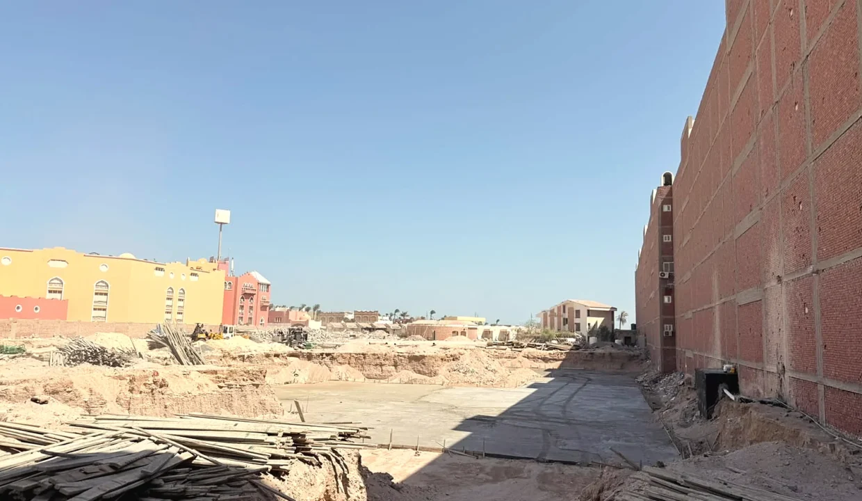 Grand Gate Hurghada construction progress, concrete works on site — September 2026